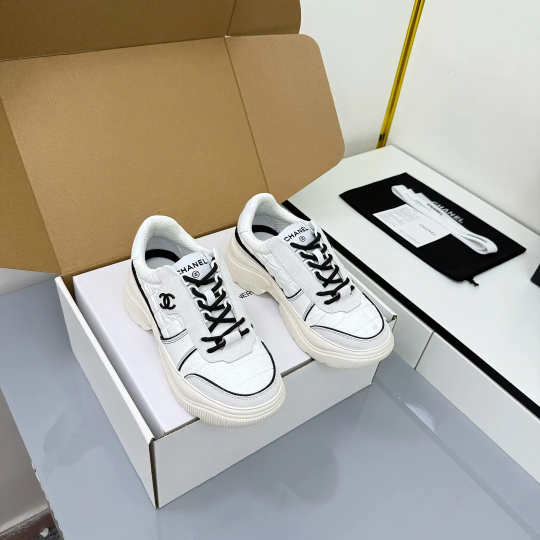 👟👟Ex-factory price 620👟👟 Chanel bread shoes ~ original calfskin panda shoes Chanel 25C latest hot style panda black and white sports shoes casual sneakers Xiaoxiang hot item classic black and white panda color coco girls must pay Fabric: original custom mixed sheepskin lining: original imported breathable mesh lining outsole: Original molded rubber + TPU combination Size: Women's 35-41